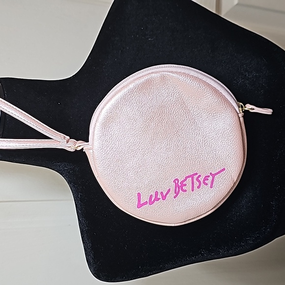 Betsey Johnson Wristlet purse - Picture 2 of 6